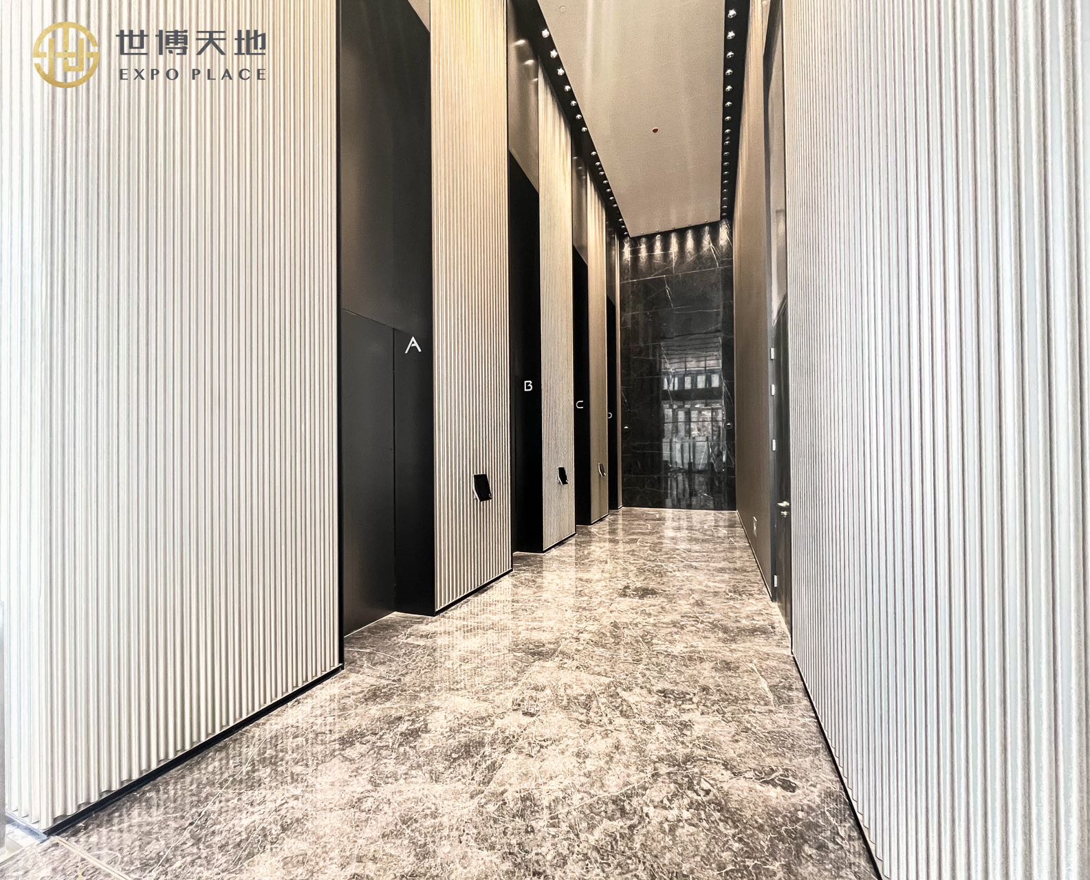 周边商业配套内景